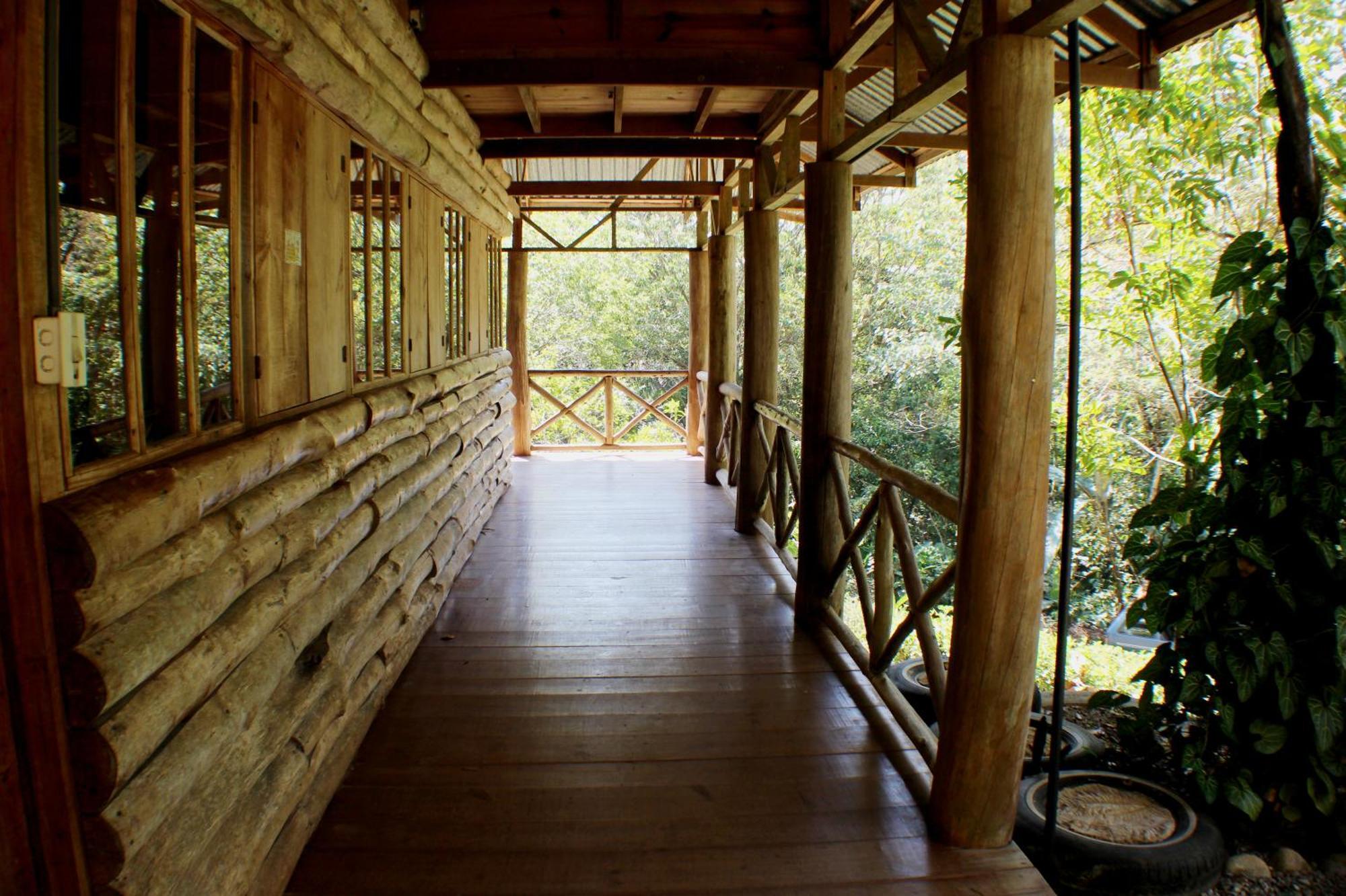 Montana Verde Rivas Luaran gambar